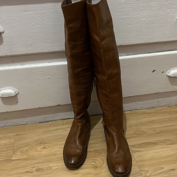 Frye over the knee boots leather is soft well kept - Picture 3 of 8